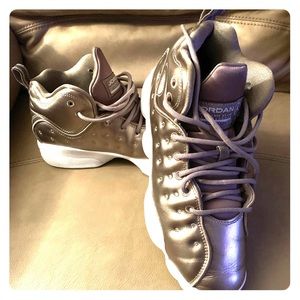 Nike Metallic Team Jordan Size 7Y